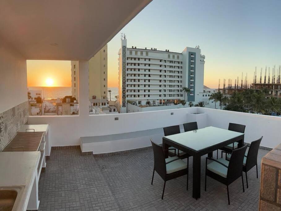 2Br/2Ba Condo 1 Block To Ocean! - Unit 6 Масатлан Екстериор снимка